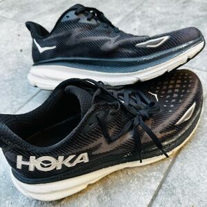 Men’s Hoka Clifton 9 size 11.5D.